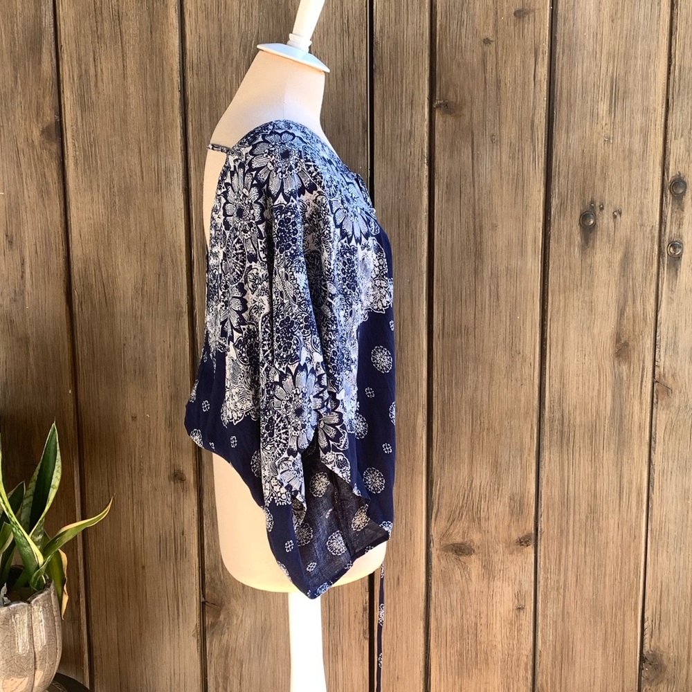 Lulus Top • - Picture 3 of 14